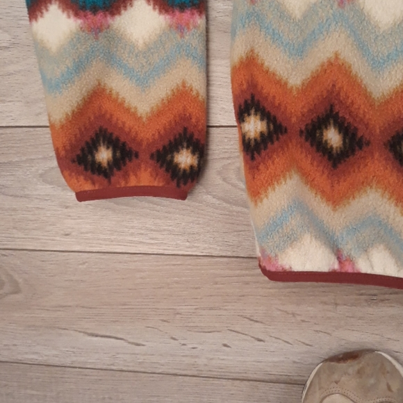 Patterned Multicolor Pullover Jacket - Picture 10 of 10